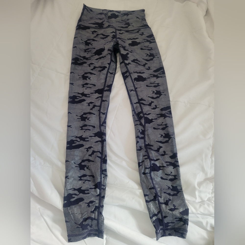 Zyia Blue Camo Luxe Hi-Rise ¾ Length Leggings Size 0, NWOT Retired